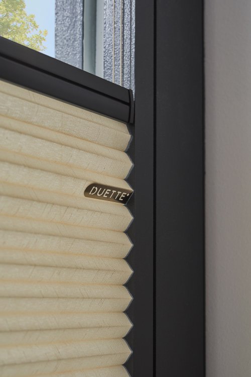 Duette Wabenplisse Nahaufnahme am Fenster