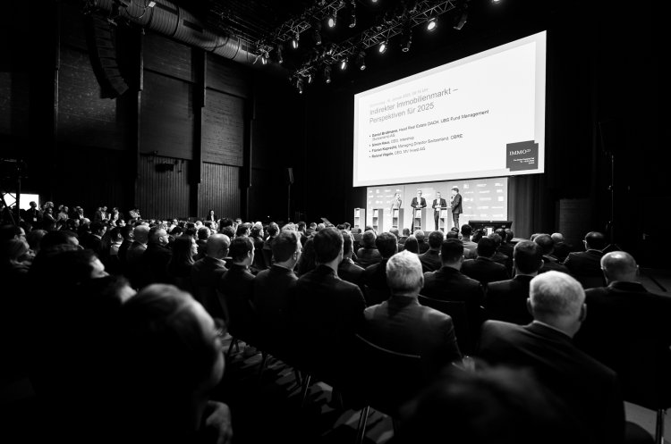 Schwarzweissfoto von Vortrag