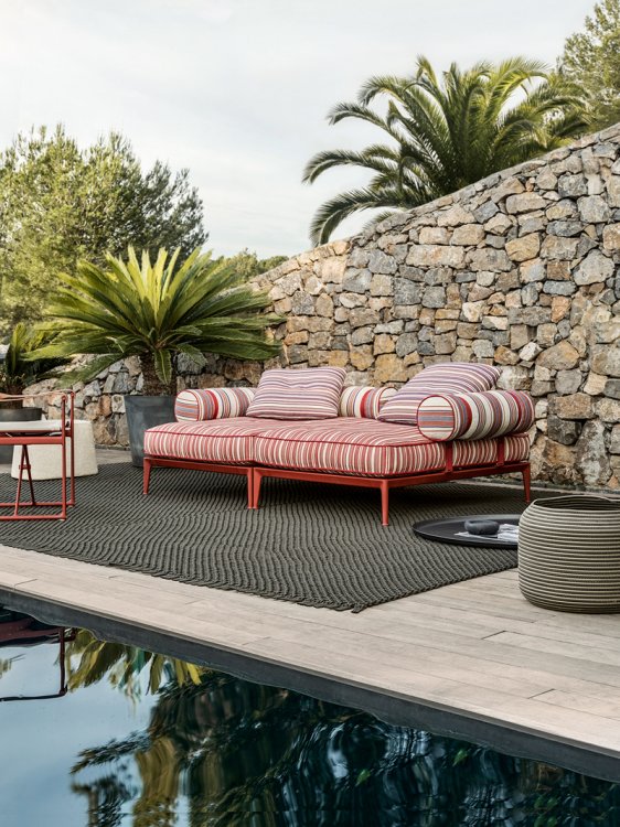 Die neue Outdoorkollektion «Ribes» von Antonio Citterio für B&B Italia.