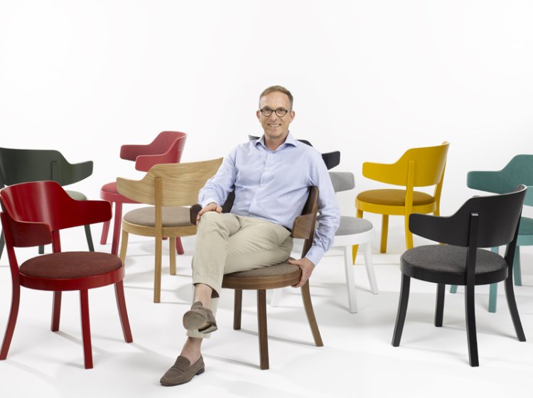 Sessel-Kollektion «seley» von horgenglarus mit Designer Frédéric Dedelley.