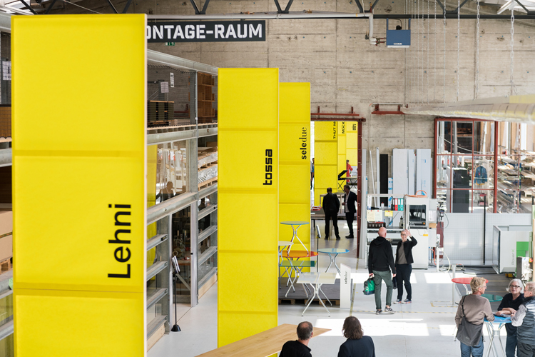 Lagerhalle mit Möbel als Symbolbild für Onlineshop designobjekt.ch.