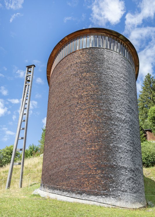 Die Kapelle Caplutta Sogn Benedetg in Surselva.