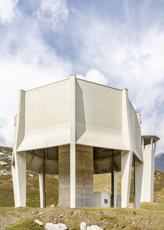 Aussenaufnahme der Lüftungsanlage des San-Bernhardino-Tunnels.