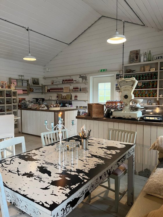 Blick in den Verkaufsraum des Bauernhofs Annerstad.