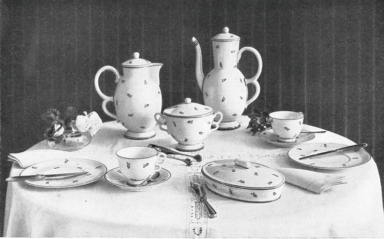 Geschirr Service, schwarzweiss fotografiert