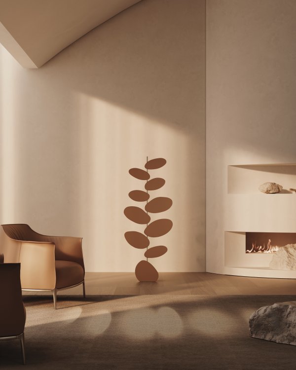 Ein in sanften Beige- und Brauntönen eingerichtetes Wohnzimmer mit einem Sessel und einer Pflanzenähnlichen Stehlampe mit Blättern aus Leder.