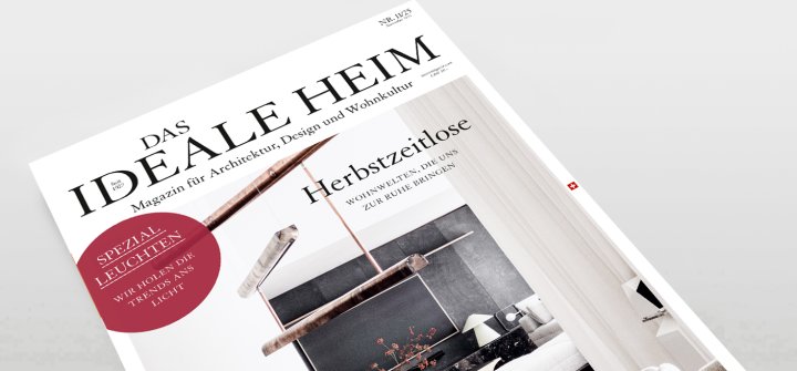 Das Ideale Heim Heft schräg auf grauer Oberfläche